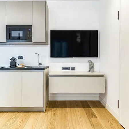 Beplace Apartments In San Babila Milan Extérieur photo