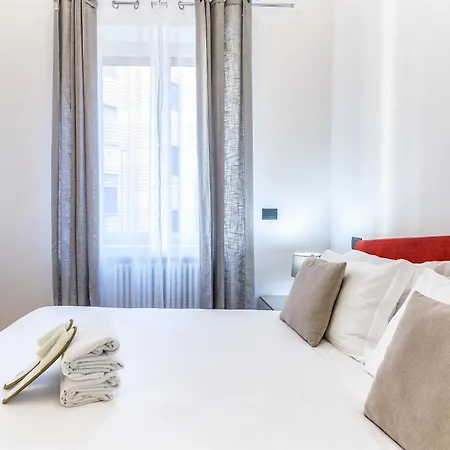 Beplace Apartments In San Babila Milan Extérieur photo
